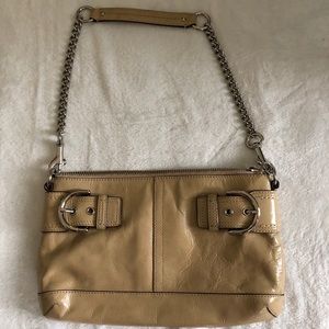 Small COACH purse in nude / pink lining